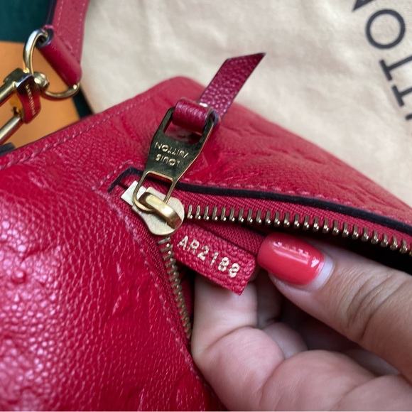 Authentic Louis Vuitton Métis red empreinte crossbody discontinued - Picture 9 of 13